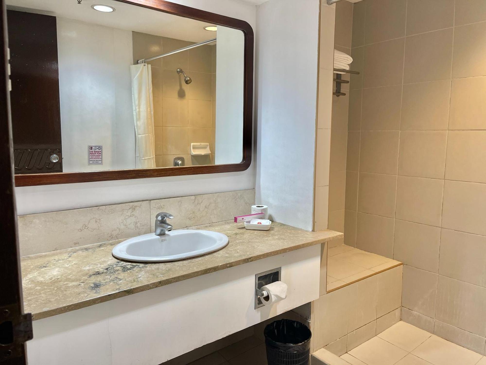 The Vip Hotel Cagayan de Oro Bagian luar foto