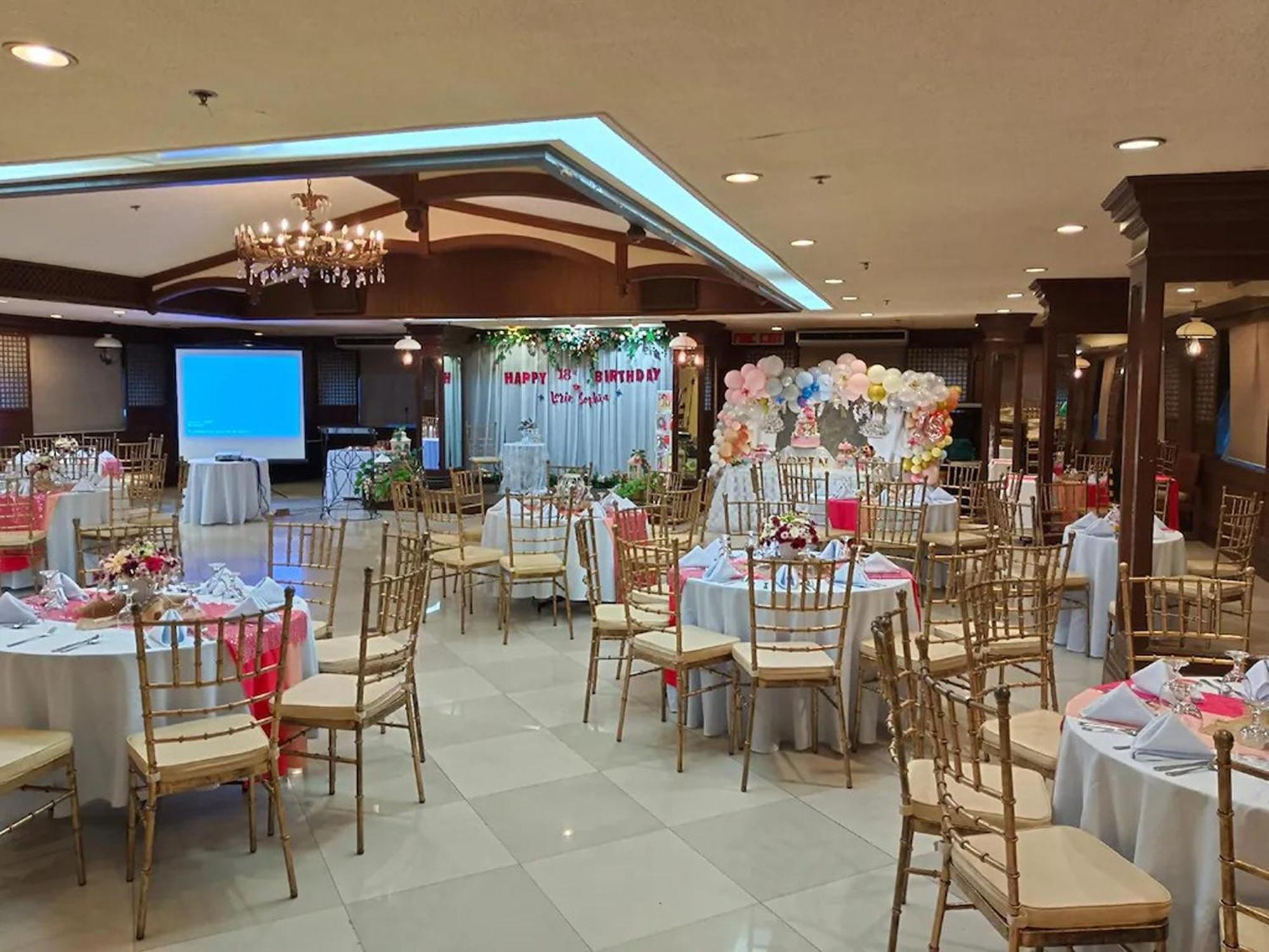 The Vip Hotel Cagayan de Oro Bagian luar foto